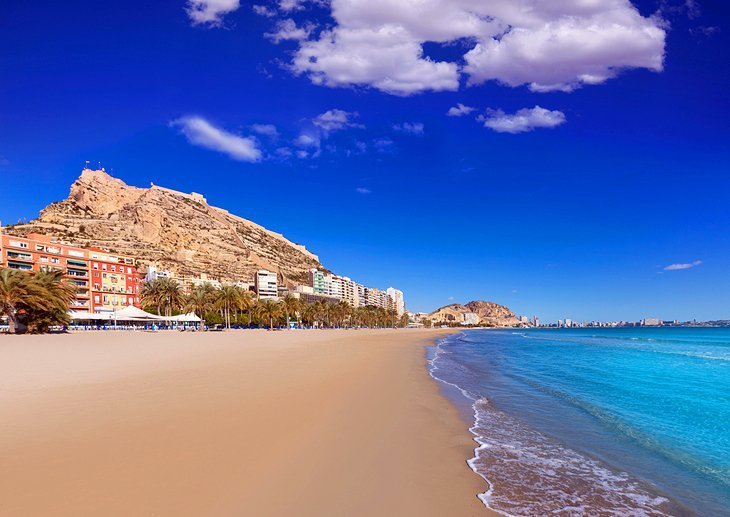 Playa del Postiguet: A beautiful city beach