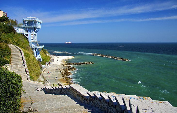 Passetto and the war memorial