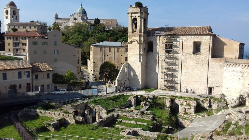 The Romanian amphitheater