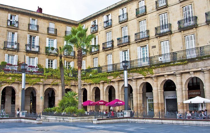 Taste Pintxos in Plaza Nueva
