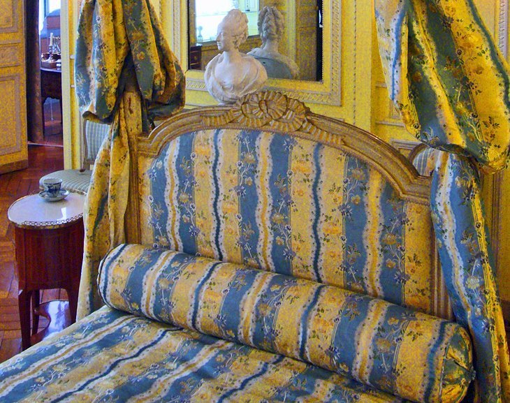 Decorative Arts and Din Bordeaux Design Museum