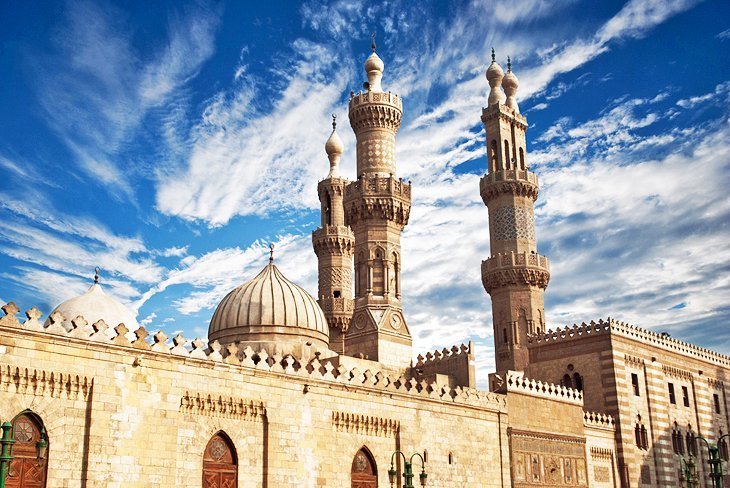 Admire the al-Azhar mosque