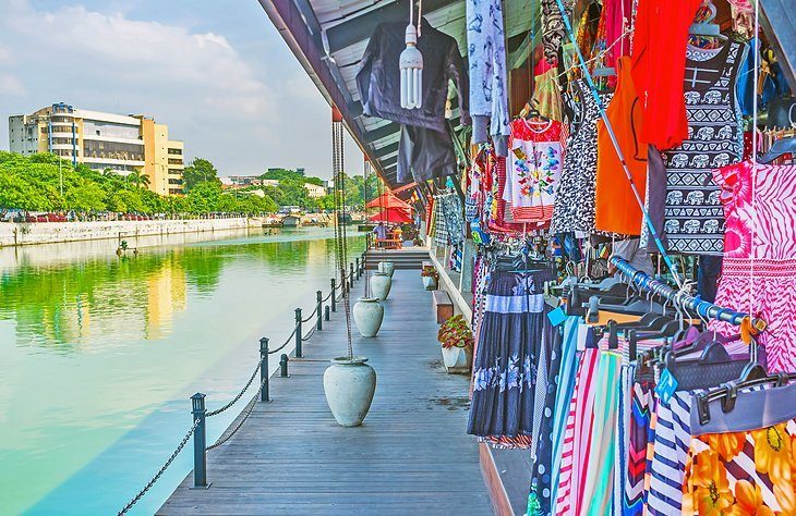 Pettah floating market
