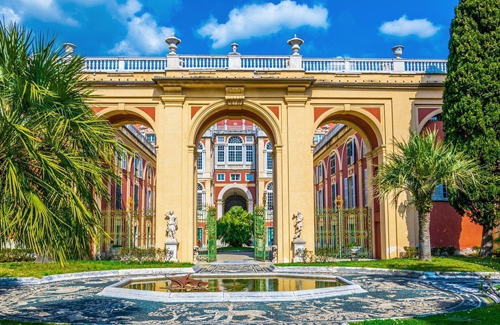 Via Balbi și Palazzo Reale