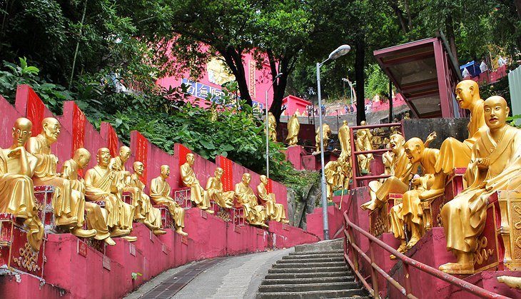 The ten thousand Buddha monastery