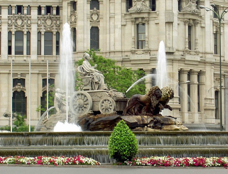 Fuente de Cibeles and Gran Via