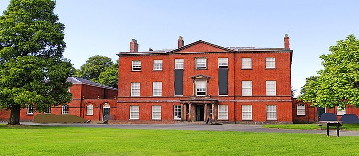 Platt Hall: Costume Gallery