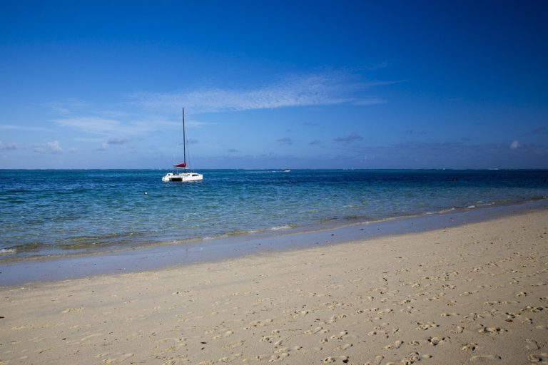 Pointe D \ 'Esy and Blue Bay