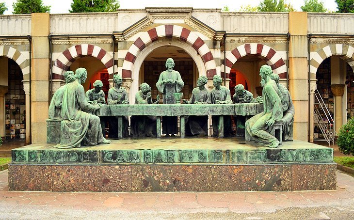 Monumental cemetery