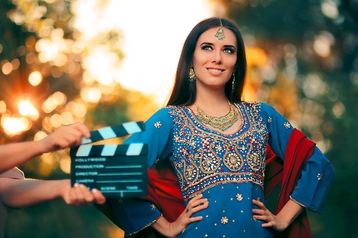 Take a tour at Bollywood