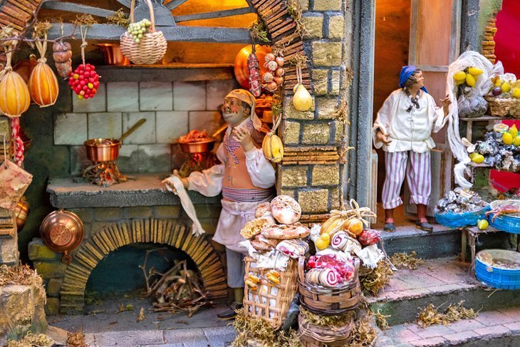 Magazine cribs for via san gregorio armeno