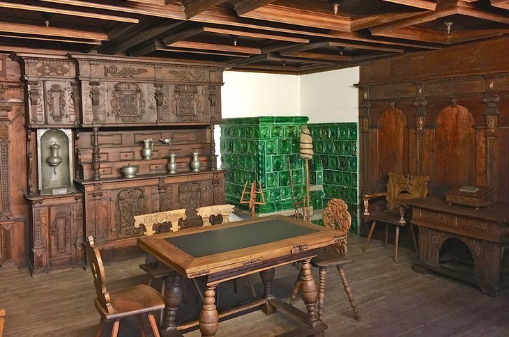 Learn history at the German National Museum