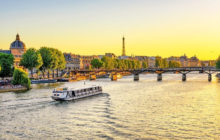Cruise on the Seine