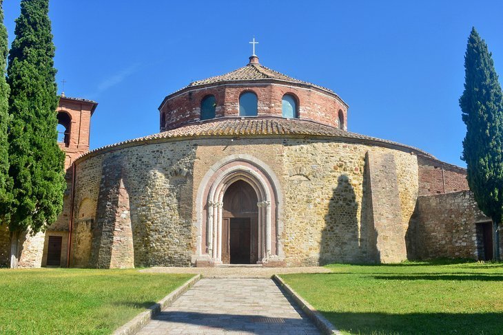 Sant \ 'archangel