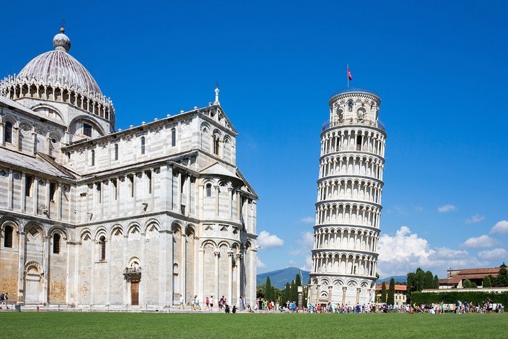 The tower inclined in Pisa