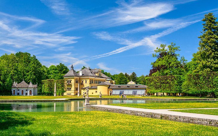 See how the rich ones lived: the palace and the fountains of Hellbrunn