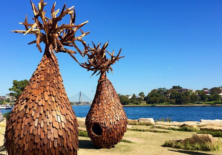 Bicycle or walk around the Barangaroo reserve