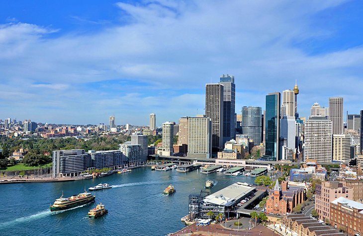 Climb up on board a Harbour cruise to Circular Quay