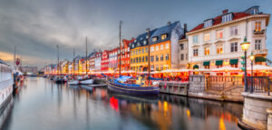 About Copenhagen (Denmark), how do you get, when, tourist periods and attractions