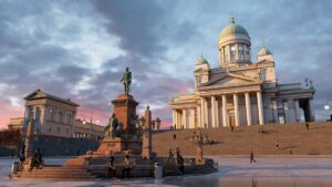 About Helsinki (Finland), how do you get, when, tourist periods and attractions