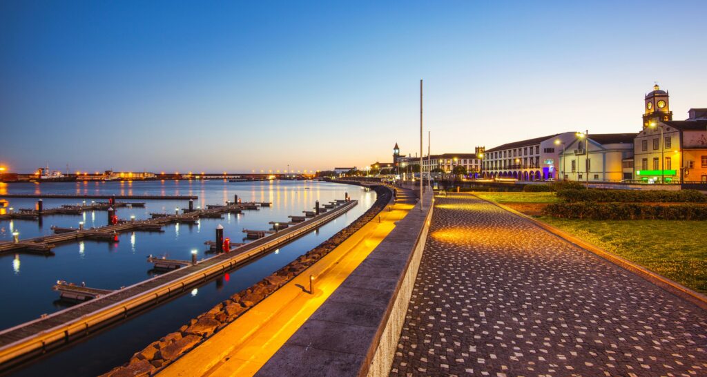 About Ponta Delgada, Azore Islands (Portugal), when to go, good periods and tourist attractions