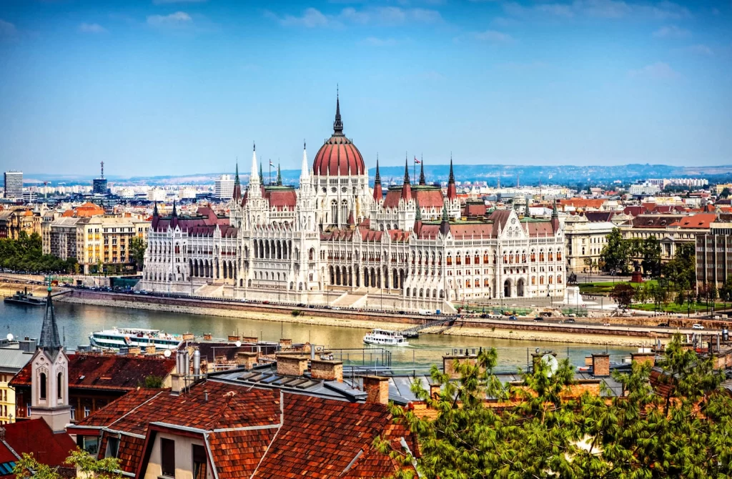 Flights to Budapest, Hungary from Barcelona, Spain for €65 roundtrip