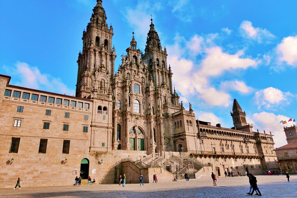 Cheap round trip flights to Santiago de Compostela, Spain from £36 pp